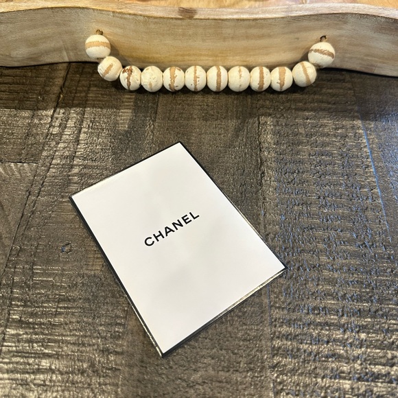 Chanel gold Camellia flower bookmark new with packaging - Picture 2 of 7